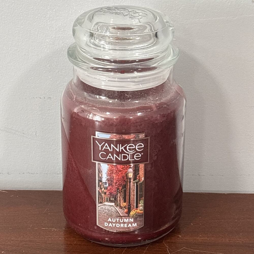 Yankee Candle Autumn Daydream 22 oz Large Jar – Clove, Sage, Eucalyptus Woods